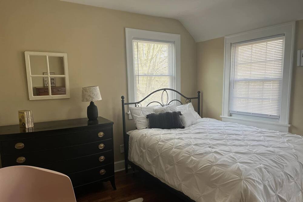 Photo of Bedroom in Willoughby