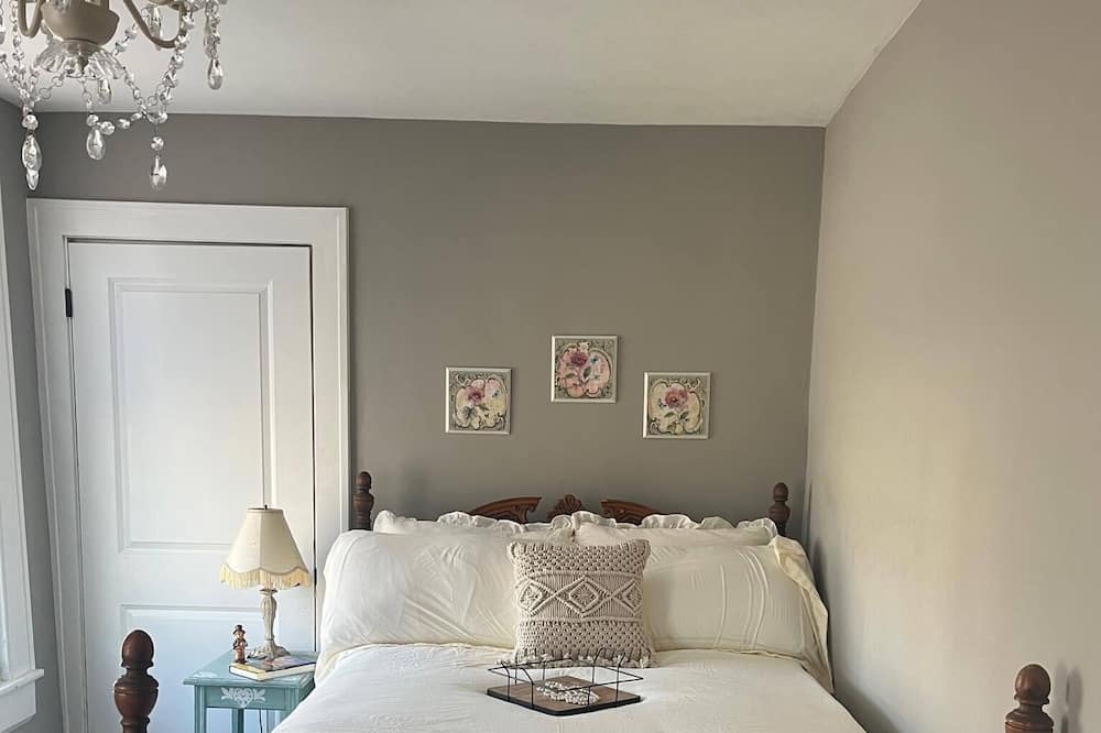 Photo of Bedroom in Willoughby