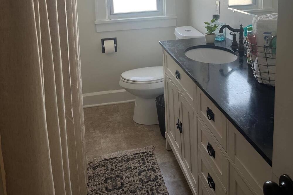 Photo of Bathroom in Willoughby