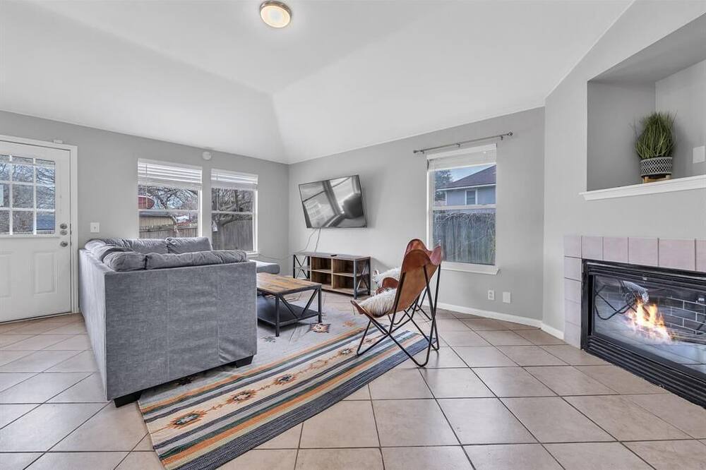 Photo of Livingroom in Hutto
