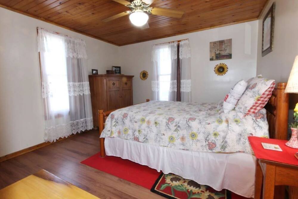 Photo of Bedroom in Loudonville