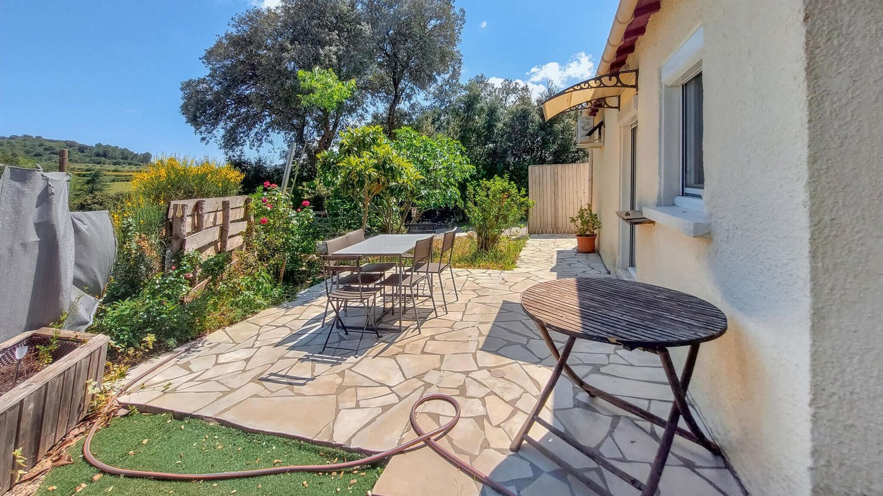 Photo of Outdoor in Cabrials