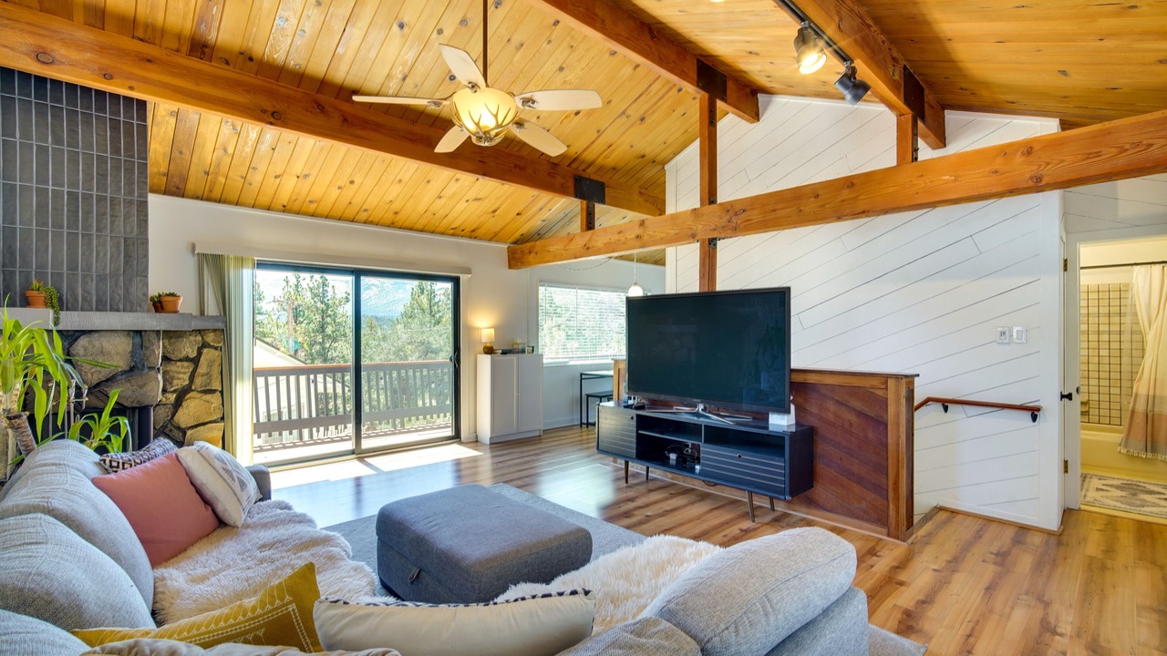 Photo of Livingroom in Big Bear City