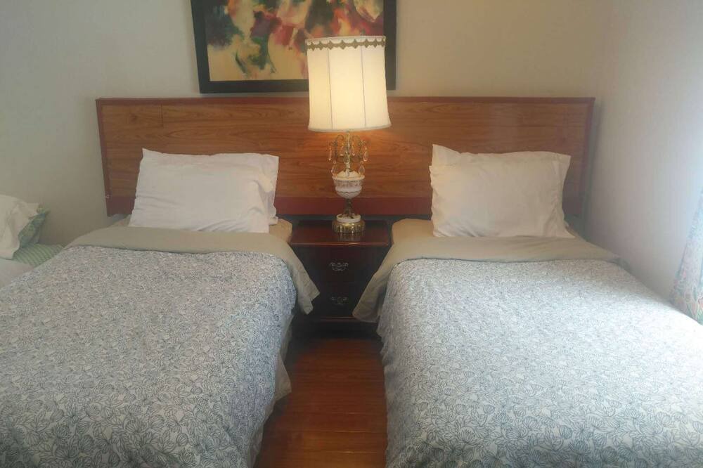 Photo of Bedroom in Adjala-Tosorontio