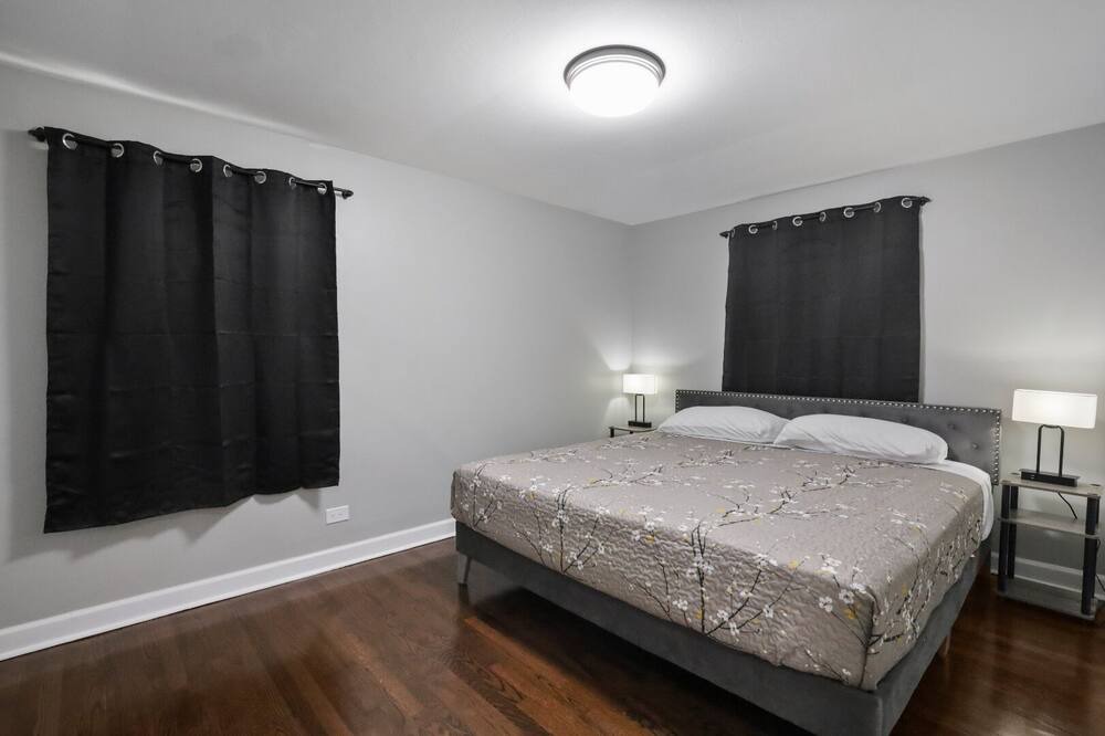Photo of Bedroom in Forestview