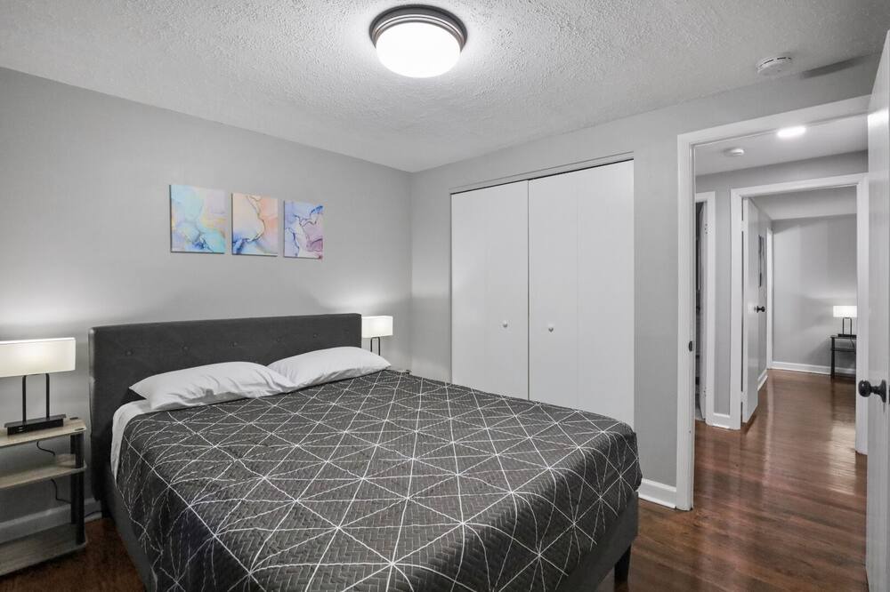 Photo of Bedroom in Forestview