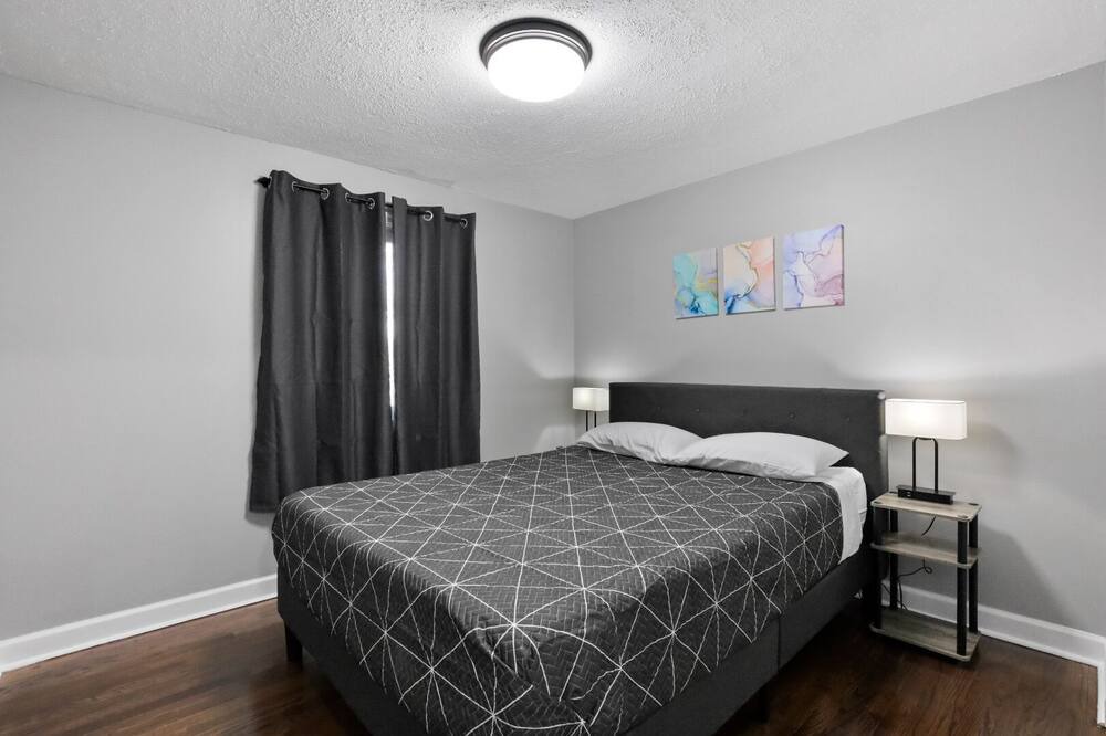 Photo of Bedroom in Forestview