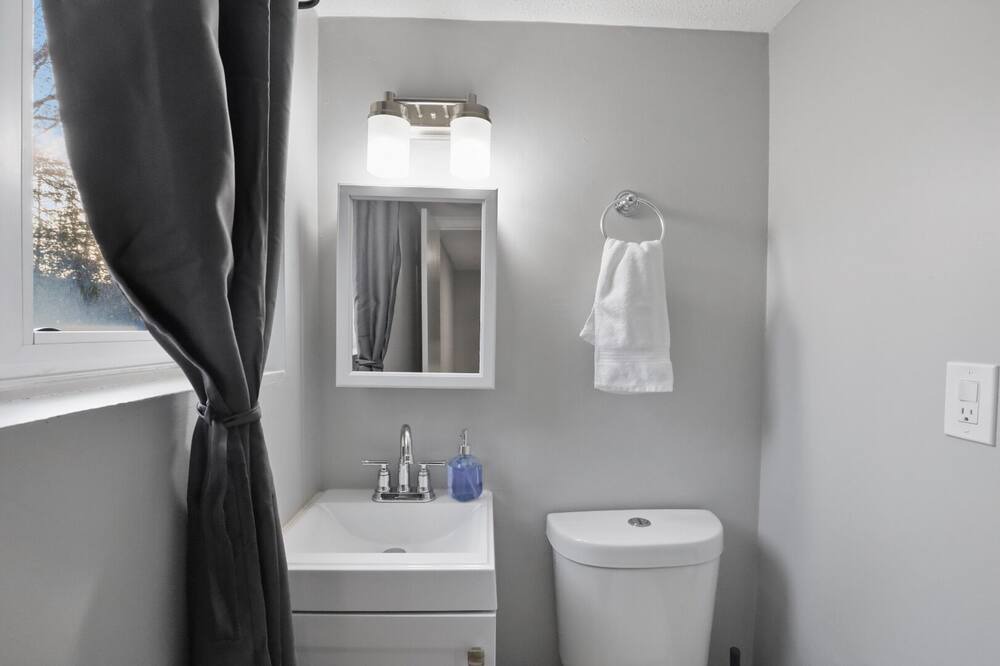 Photo of Bathroom in Forestview