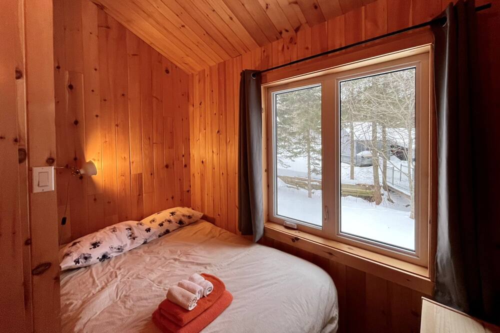 Photo of Bedroom in Saint-Tite-des-Caps