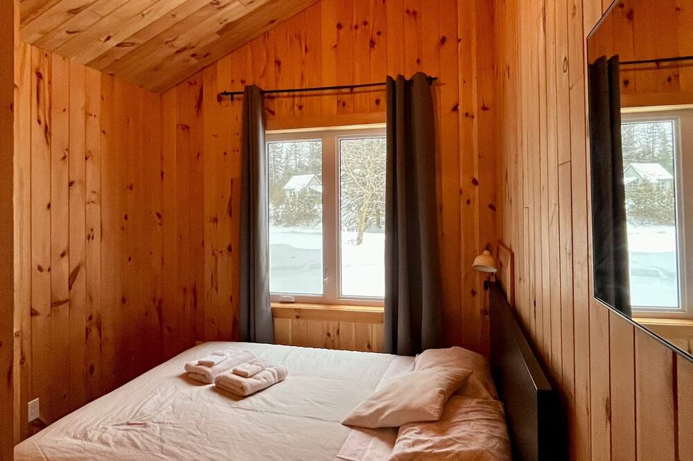 Photo of Bedroom in Saint-Tite-des-Caps