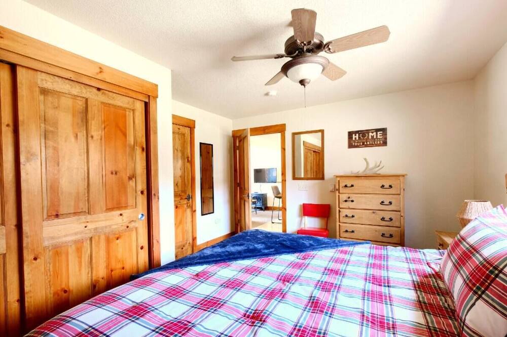 Photo of Bedroom in Grand Lake