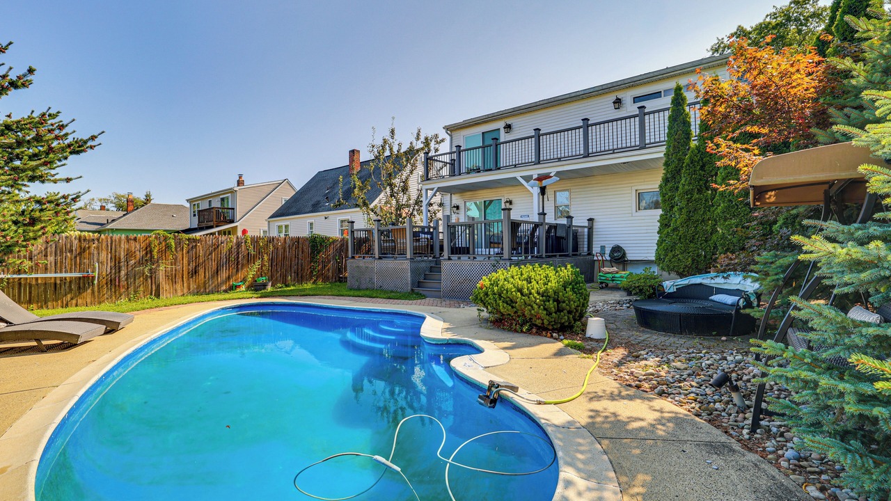 Photo of Others in East Shore