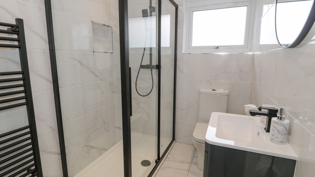 Photo of Bathroom in Cemaes Bay