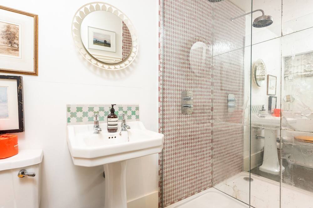 Photo of Bathroom in Beaulieu