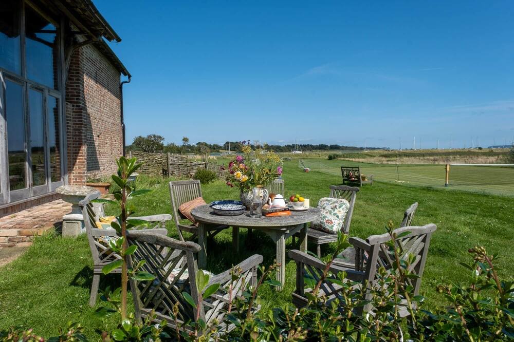 Photo of Outdoor in Beaulieu