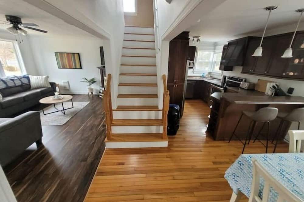 Photo of Livingroom in Clarke's Beach