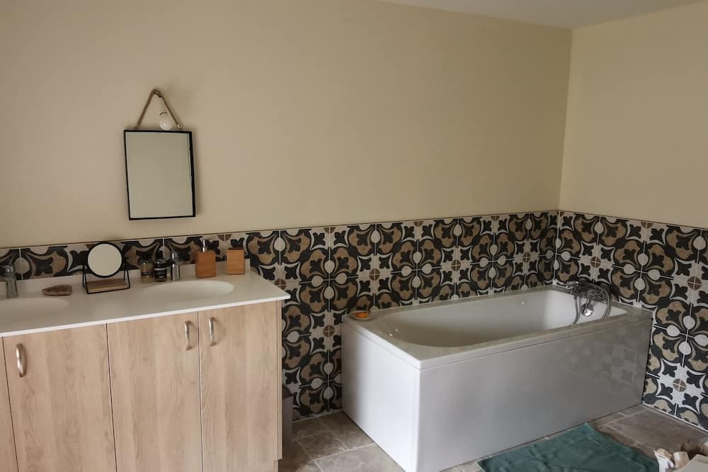 Photo of Bathroom in Gizeux