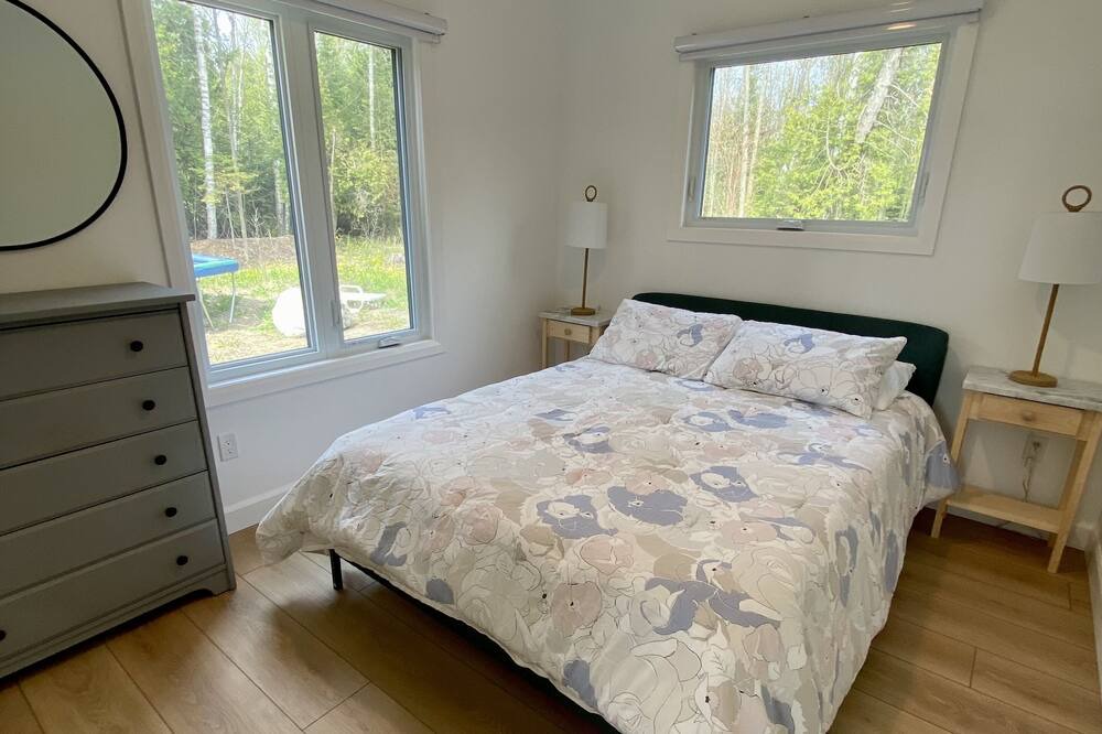 Photo of Bedroom in Kincardine