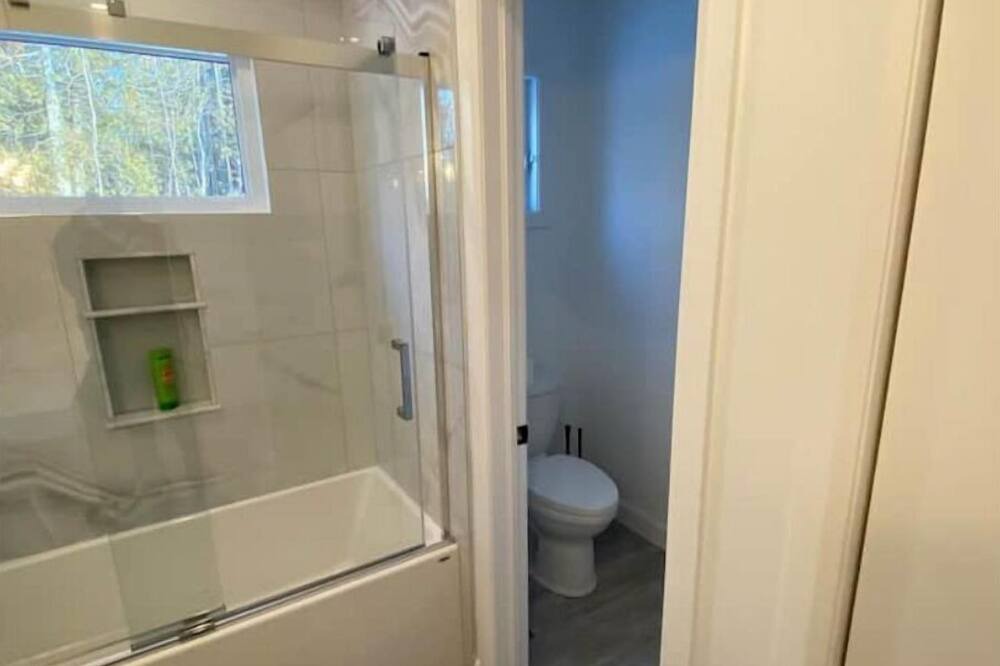 Photo of Bathroom in Kincardine