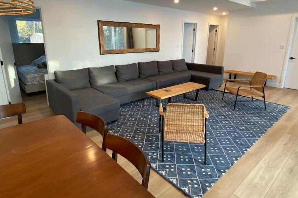 Photo of Livingroom in Kincardine