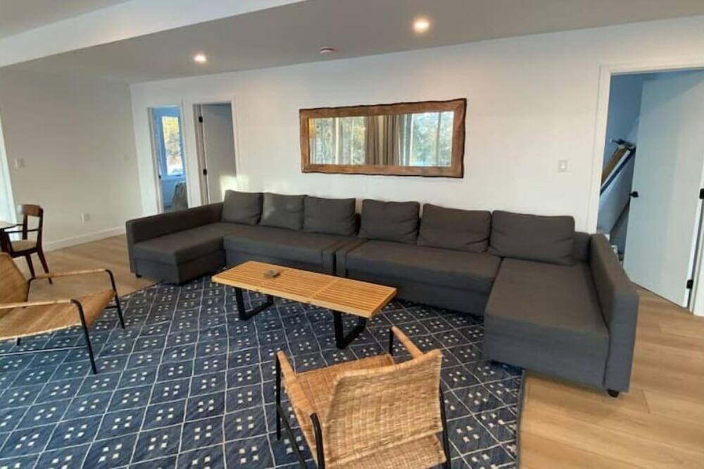 Photo of Livingroom in Kincardine