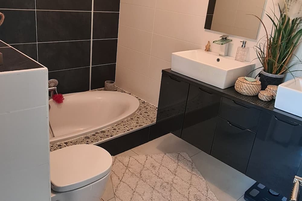 Photo of Bathroom in Villeneuve-de-la-Raho