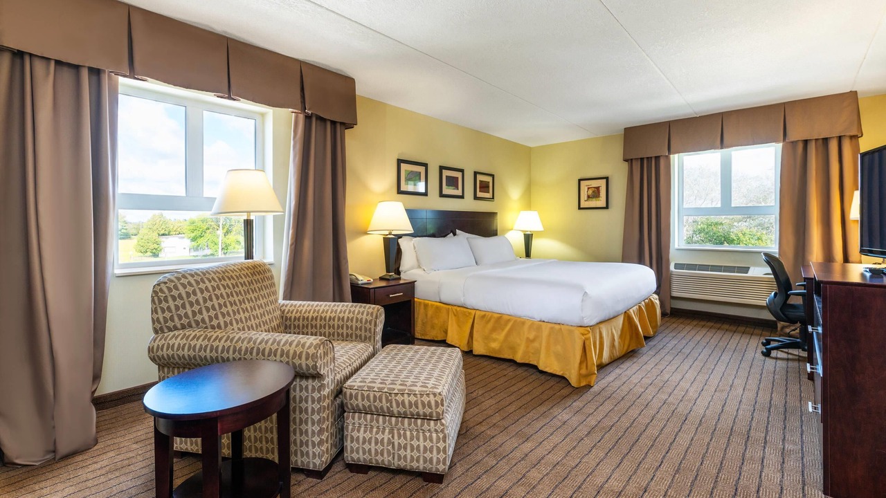 Photo of Bedroom in Kincardine
