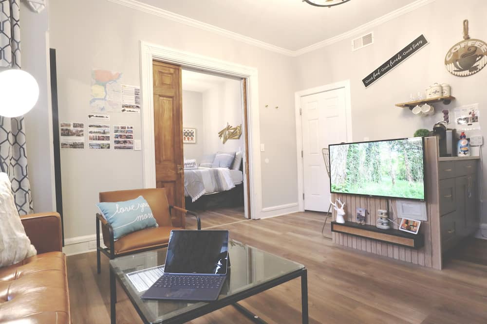 Photo of Livingroom in Woodbury