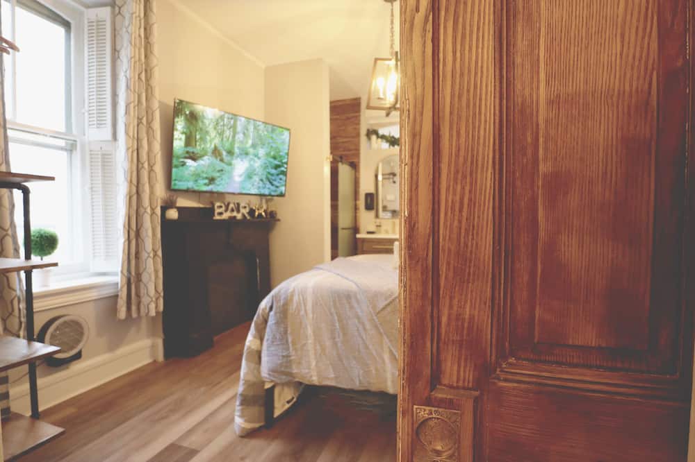 Photo of Bedroom in Woodbury