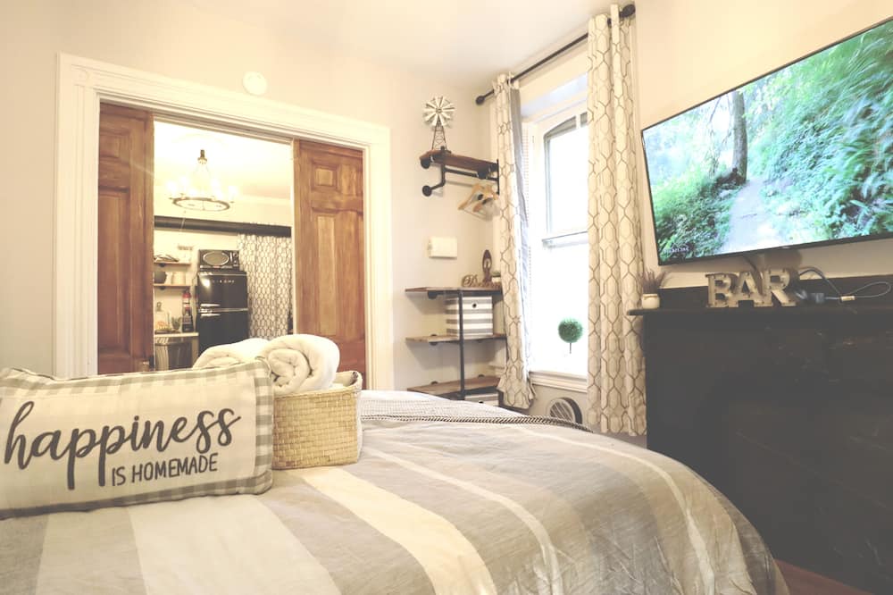 Photo of Bedroom in Woodbury