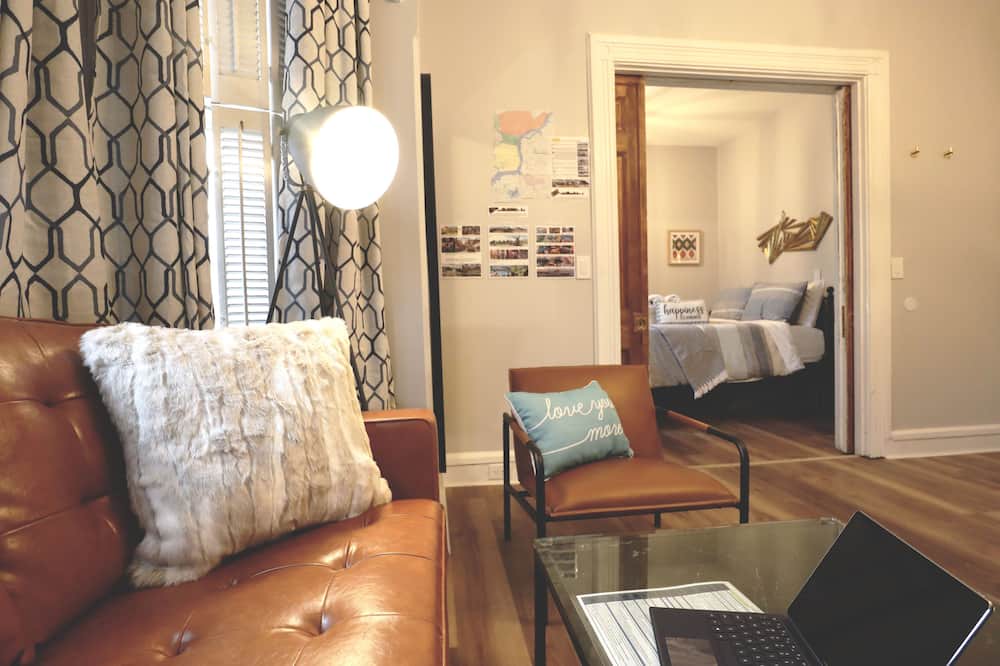 Photo of Livingroom in Woodbury