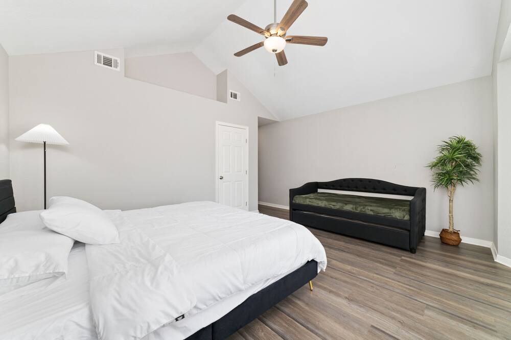 Photo of Bedroom in George Bush Park/Eldridge