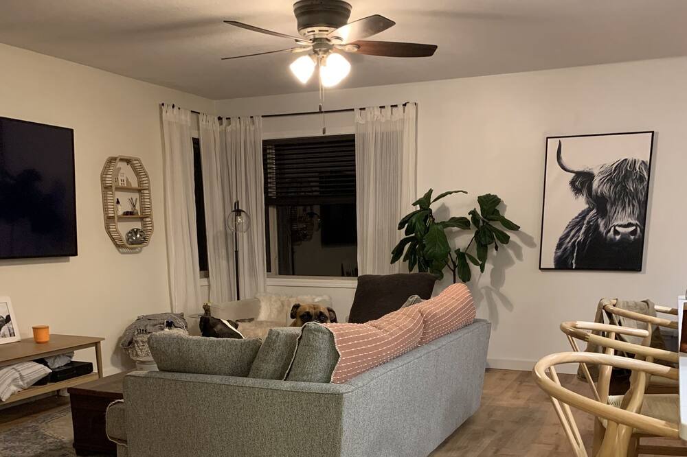 Photo of Livingroom in Hugo