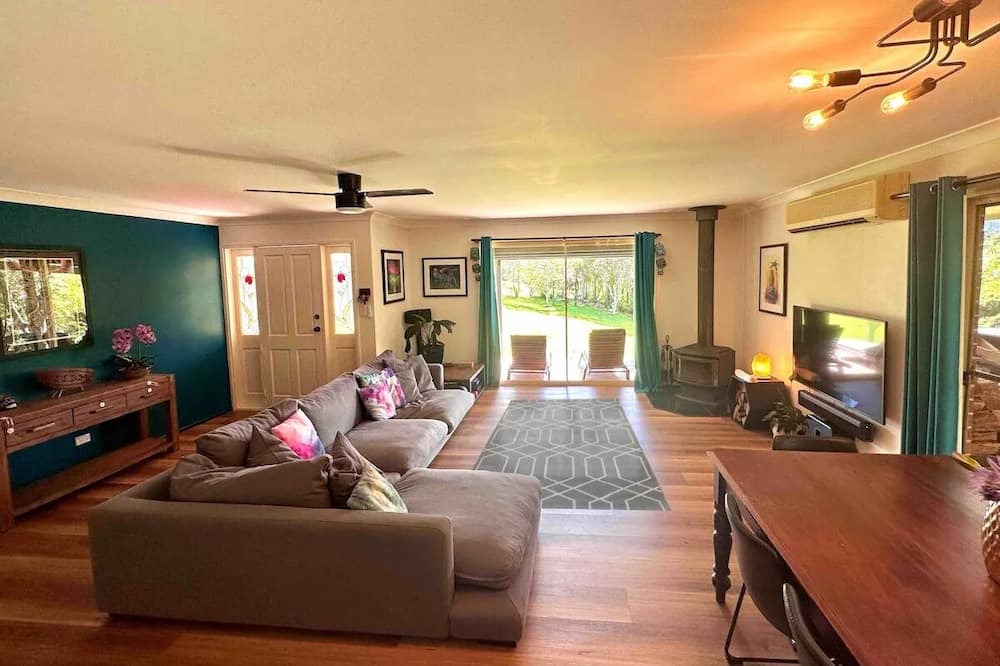 Photo of Livingroom in Burringbar