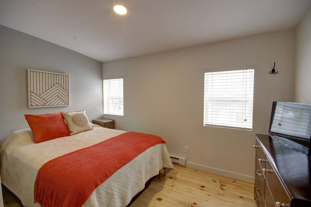 Photo of Bedroom in Lac-Brome