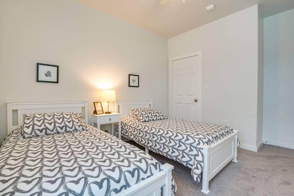 Photo of Bedroom in Woodridge