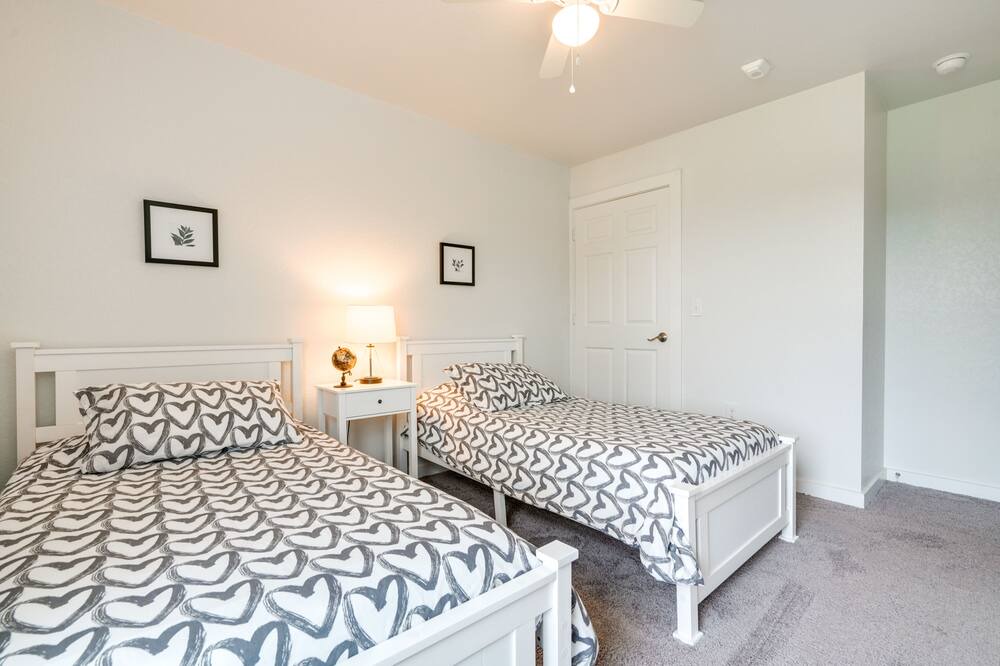 Photo of Bedroom in Woodridge