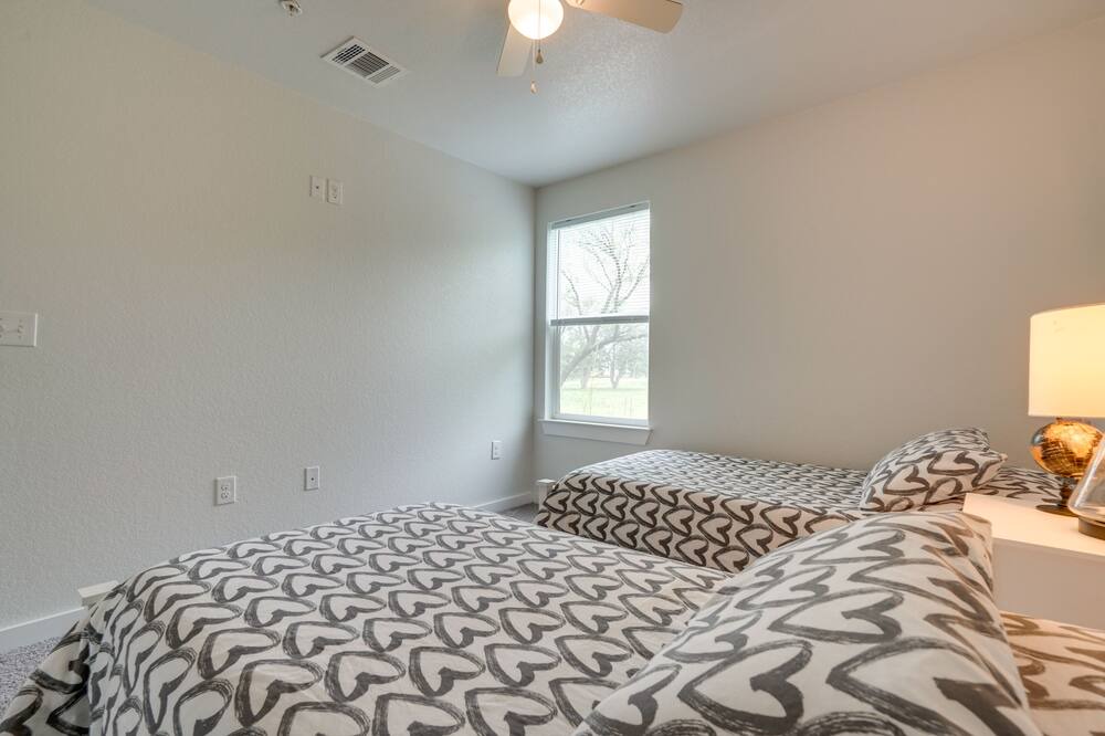 Photo of Bedroom in Woodridge