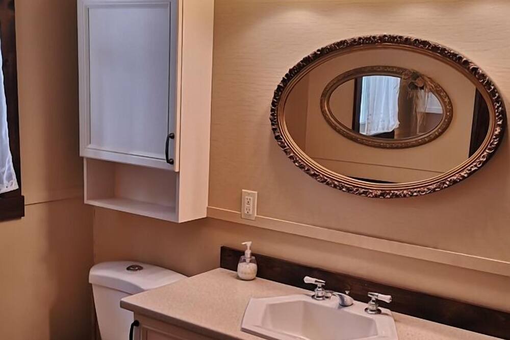 Photo of Bathroom in Duhamel