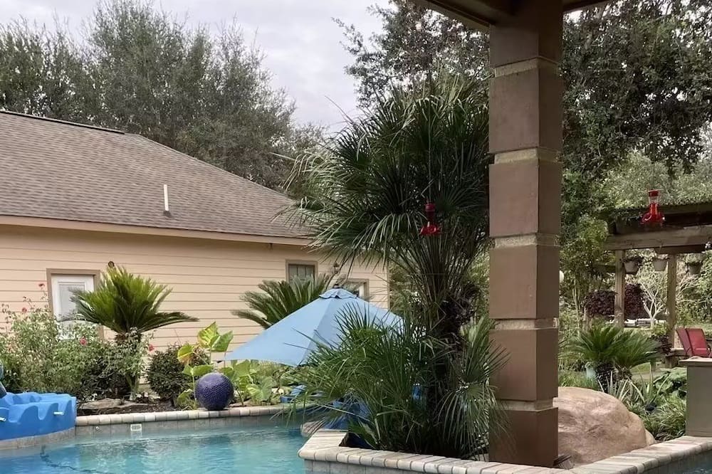 Photo of Outdoor in Iowa Colony