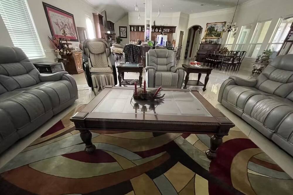 Photo of Livingroom in Iowa Colony