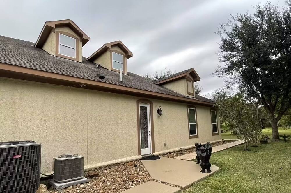 Photo of Outdoor in Iowa Colony