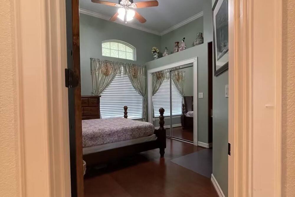 Photo of Bedroom in Iowa Colony