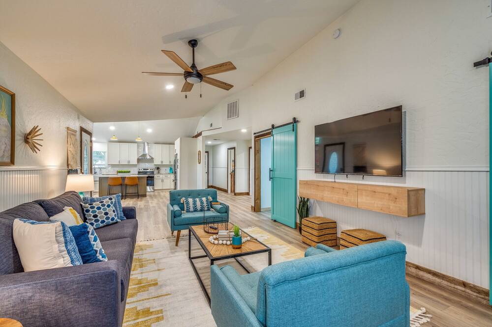 Photo of Livingroom in Lavon