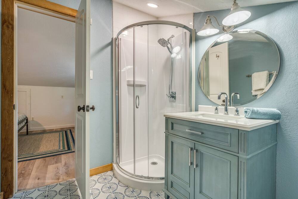 Photo of Bathroom in Lavon