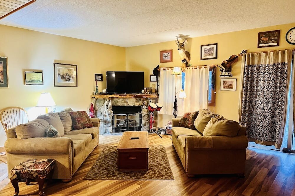 Photo of Livingroom in Blodgett Mills