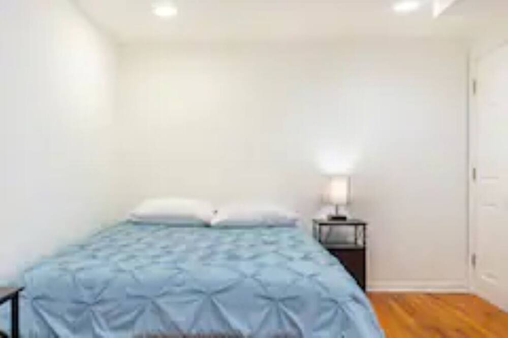 Photo of Bedroom in Bronzeville