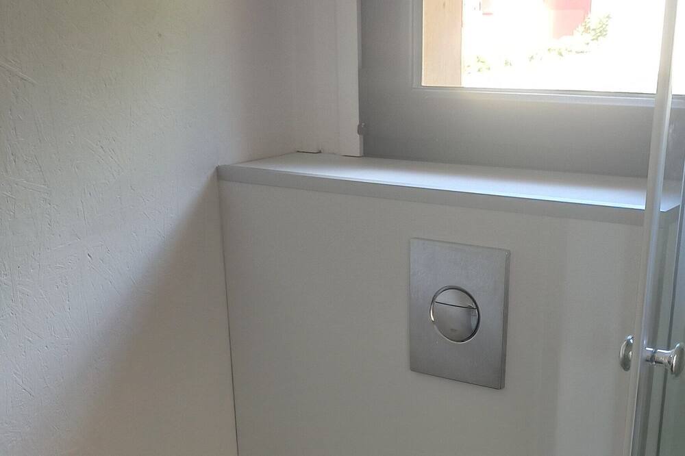 Photo of Bathroom in Saint-Etienne-de-Montluc