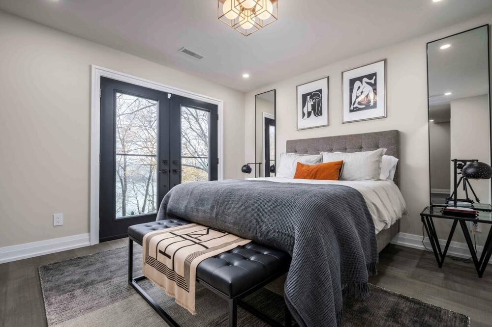 Photo of Bedroom in Queenston
