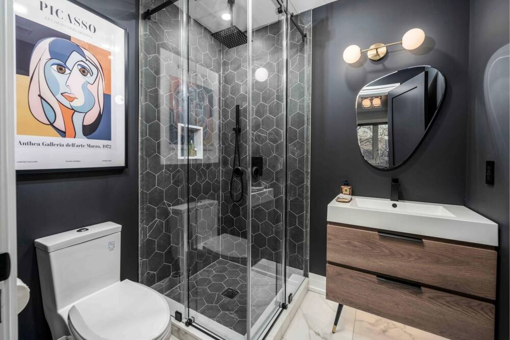 Photo of Bathroom in Queenston